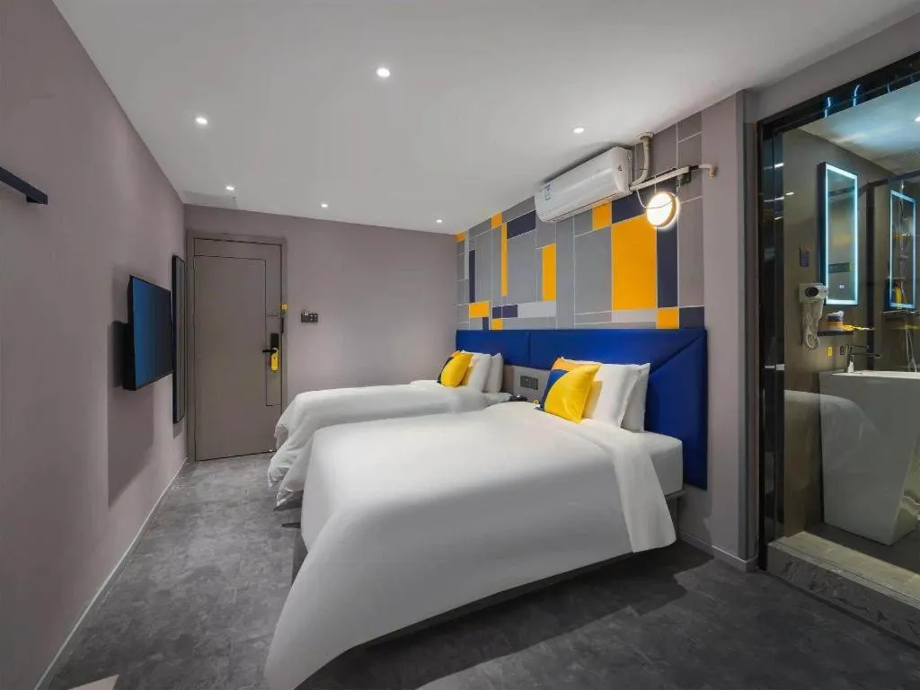 Bed in 7 Days Inn Xi'an Xijing Hospital Tonghuamen Metro Station