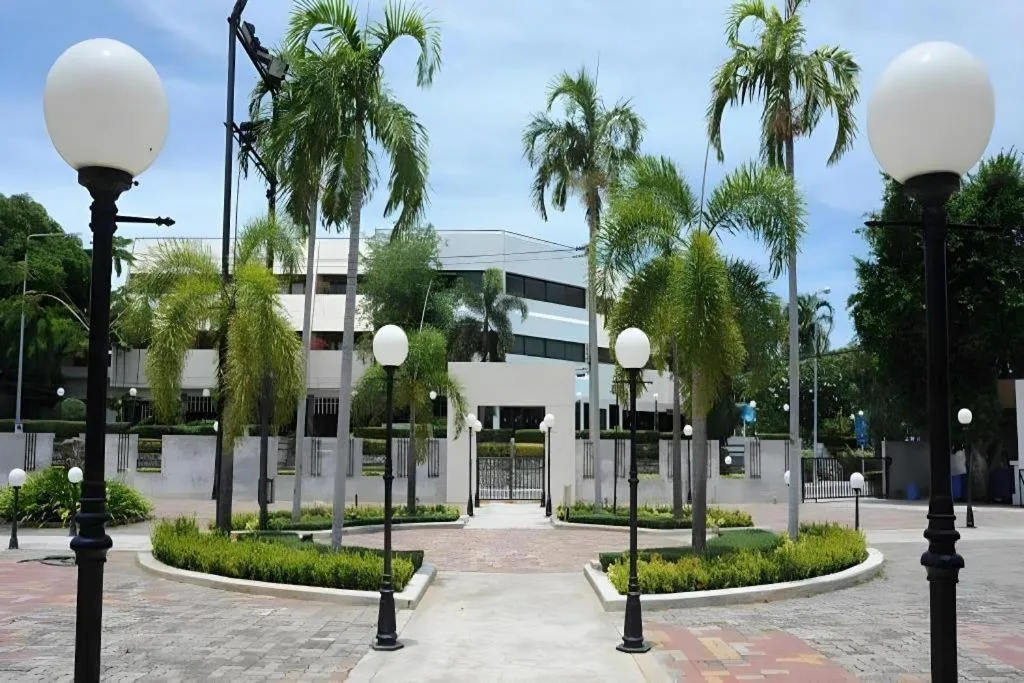 Bangsaen Villa Hotel