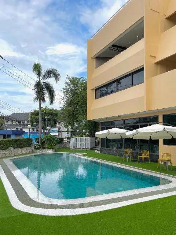 Bangsaen Villa Hotel