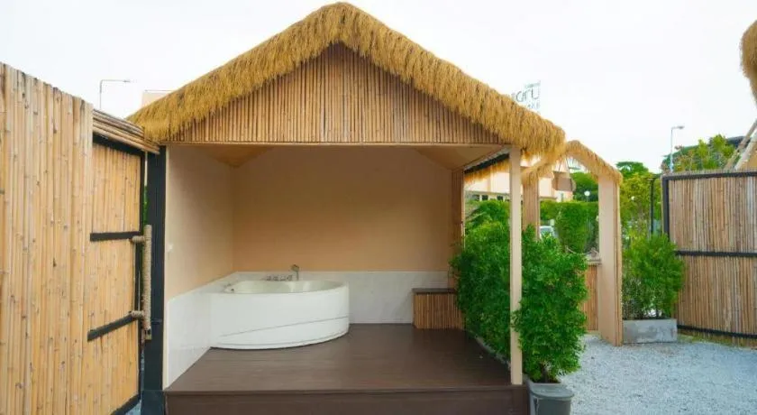 Bangsaen Villa Hotel