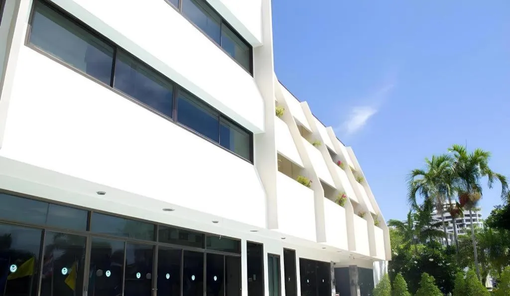 Bangsaen Villa Hotel