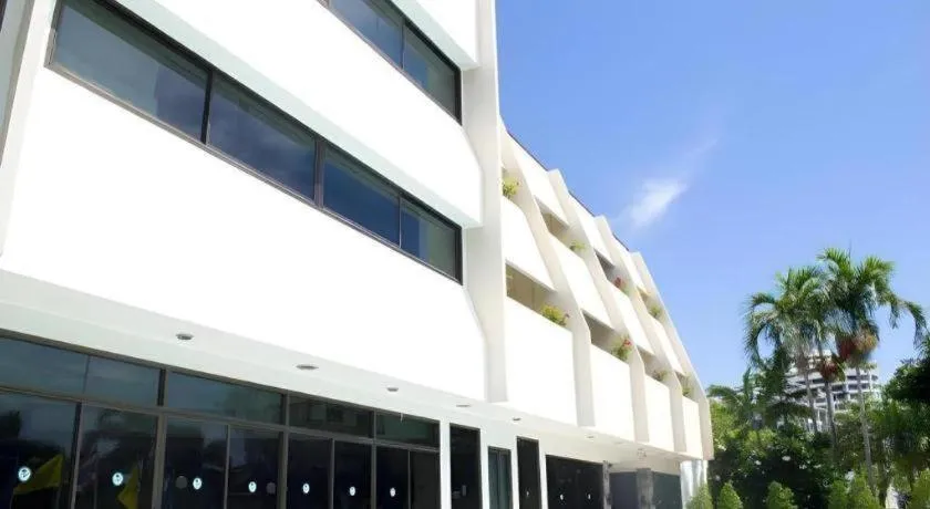 Bangsaen Villa Hotel