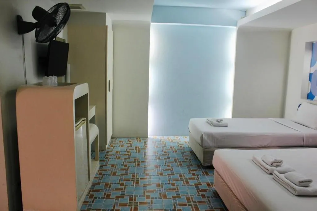 Bed in Bangsaen Villa Hotel