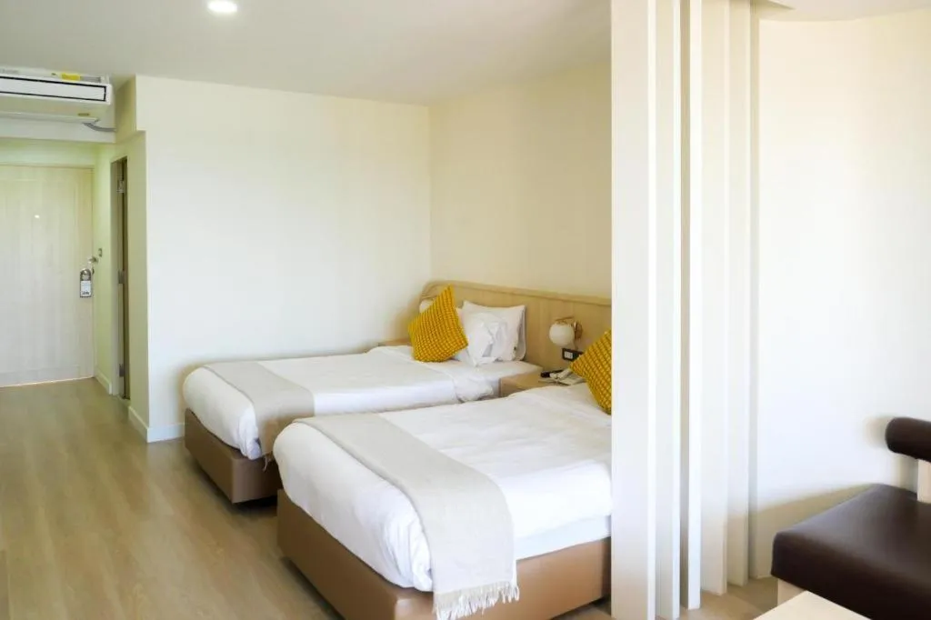 Bed in Bangsaen Villa Hotel