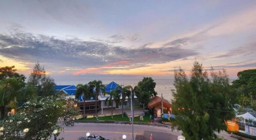 Bangsaen Villa Hotel