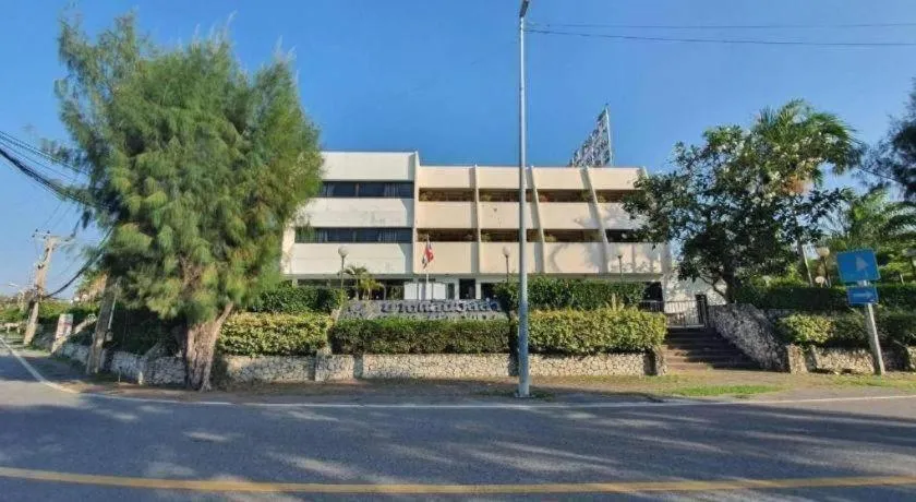 Bangsaen Villa Hotel