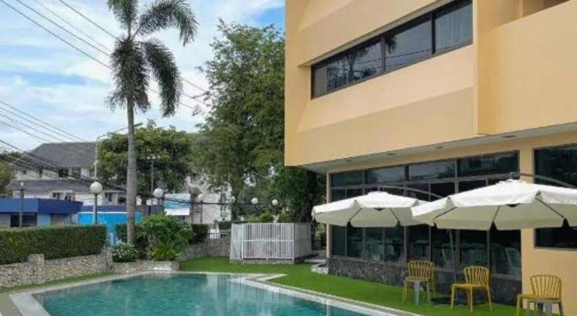 Bangsaen Villa Hotel