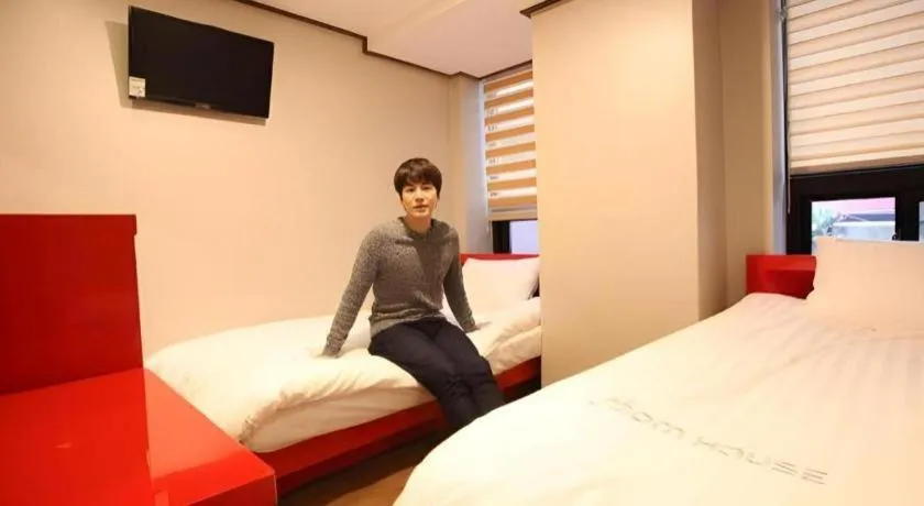 Bed in Myeongdong Mom House