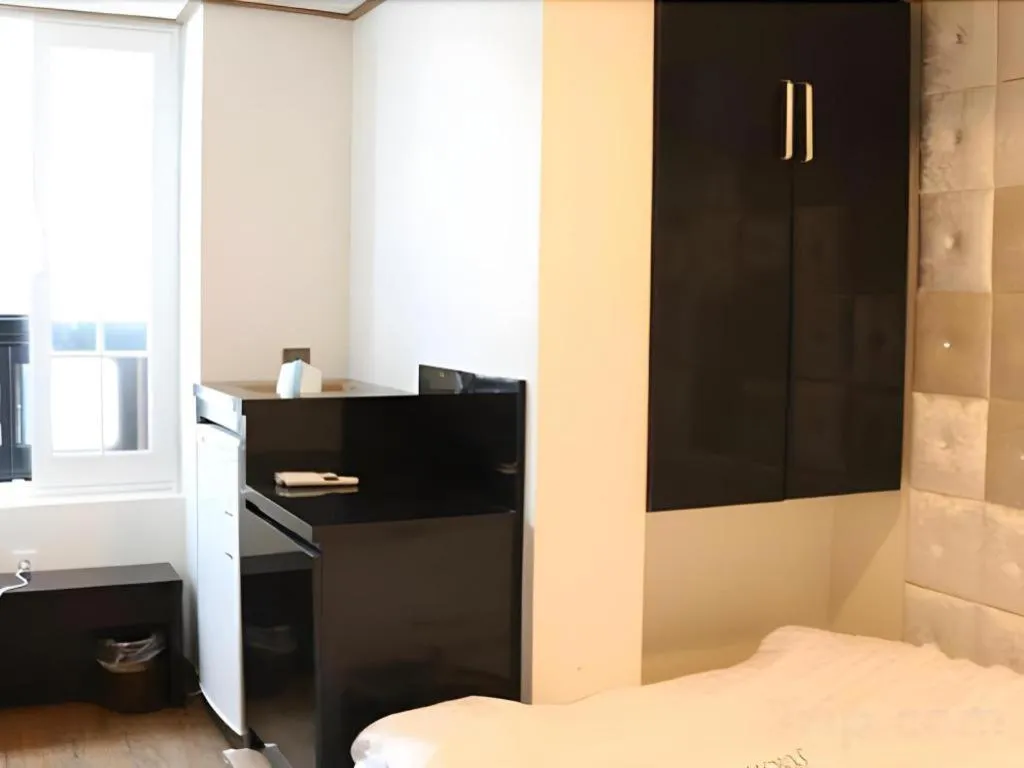 Bed in Myeongdong Mom House