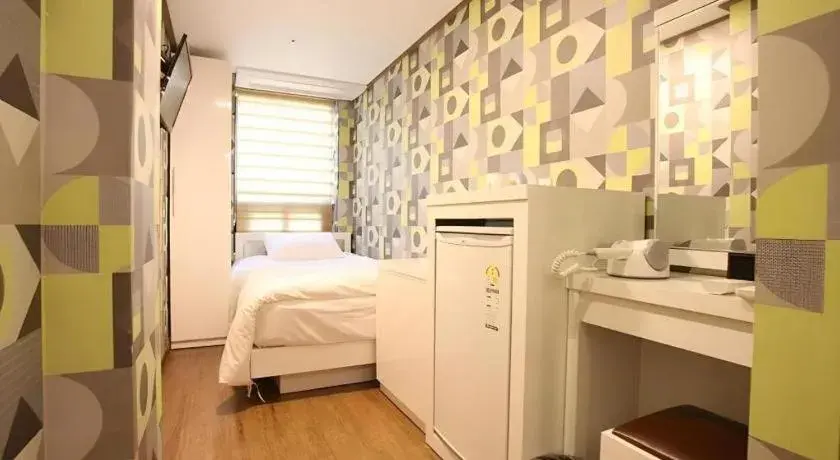 Bed in Myeongdong Mom House Bed in Myeongdong Mom House