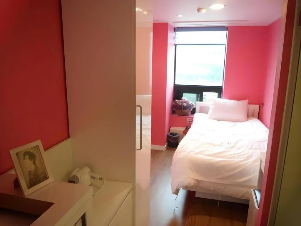 Bed in Myeongdong Mom House