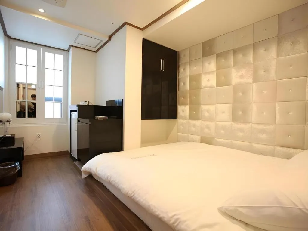 Bed in Myeongdong Mom House