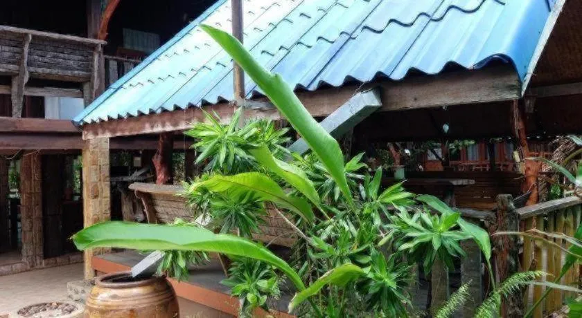 RuenNamyen Resort Amphawa