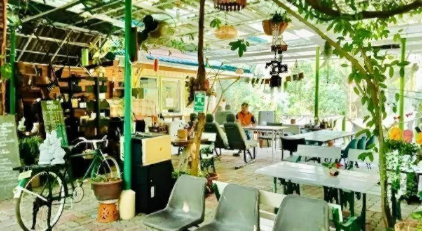 RuenNamyen Resort Amphawa