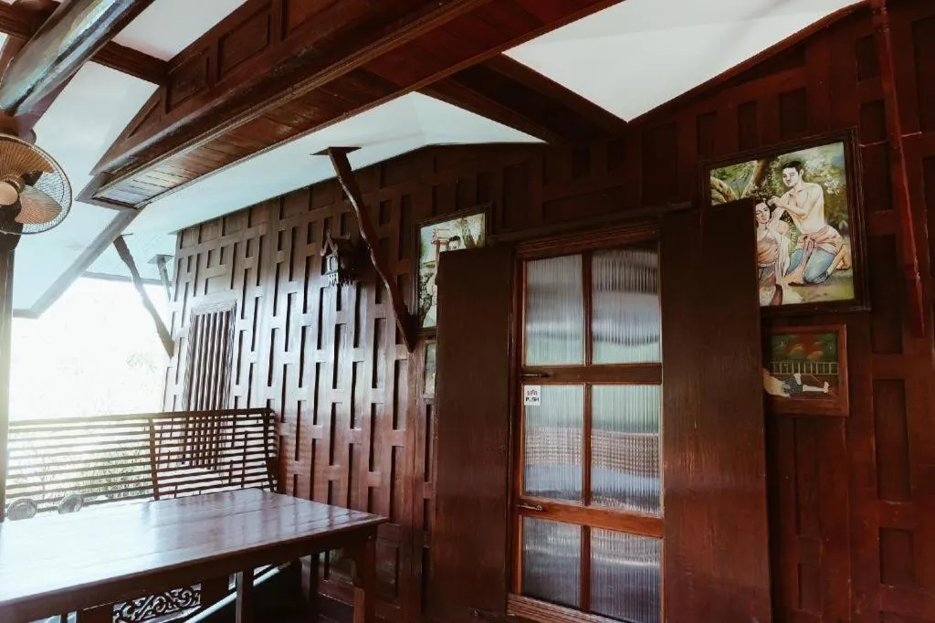 RuenNamyen Resort Amphawa