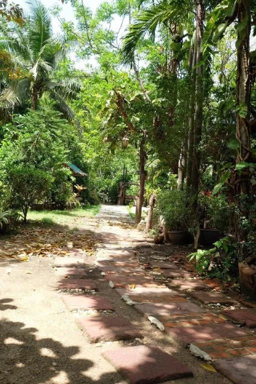 RuenNamyen Resort Amphawa