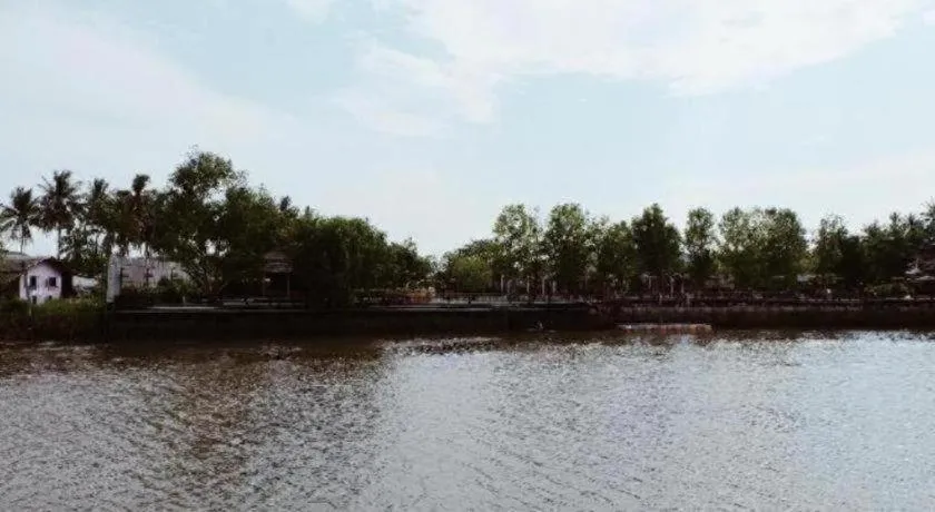 RuenNamyen Resort Amphawa