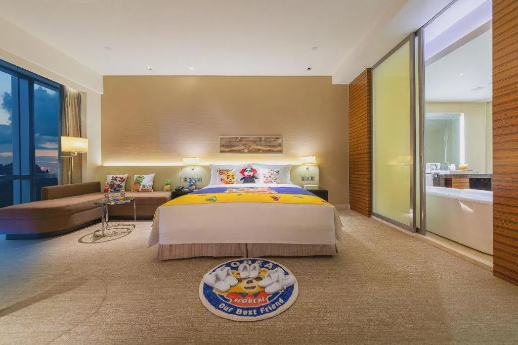 Bed in New World Guiyang Hotel