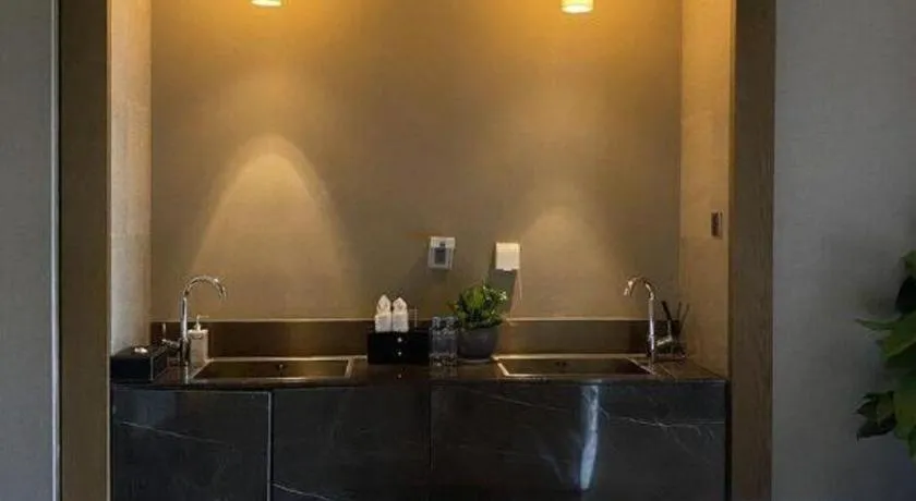 New World Guiyang Hotel