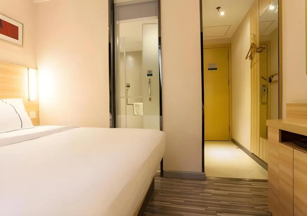 Bed in City Comfort Inn Nanning Chaoyang Square Metro Station