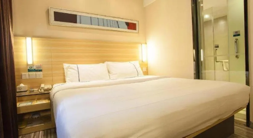 Bed in City Comfort Inn Nanning Chaoyang Square Metro Station