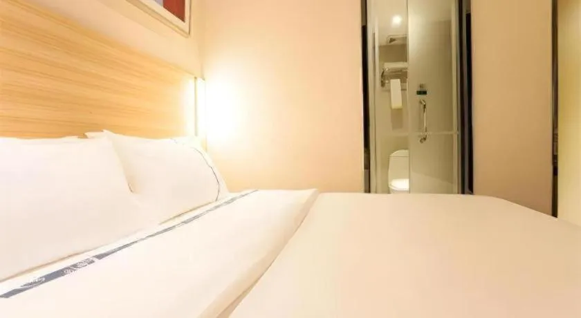 Bed in City Comfort Inn Nanning Chaoyang Square Metro Station