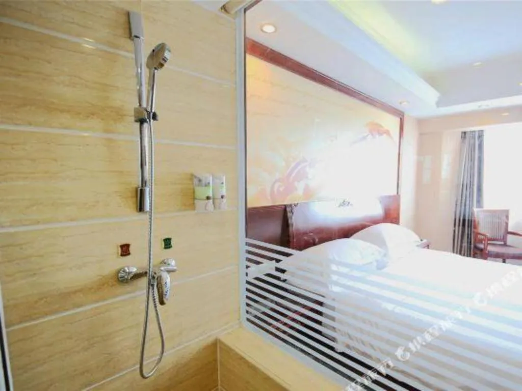 Bed in Vienna Hotel Nanning Train Station