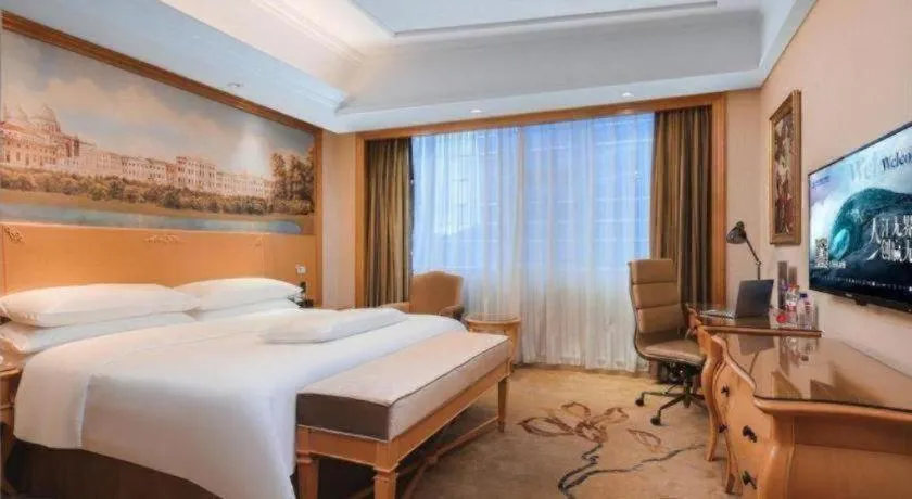 Bed in Vienna International Hotel Shenzhen North Station Branch