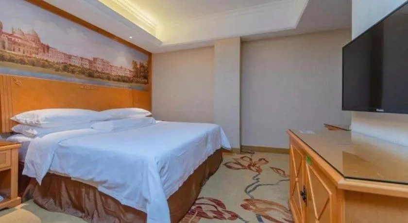 Bed in Vienna International Hotel Shenzhen North Station Branch