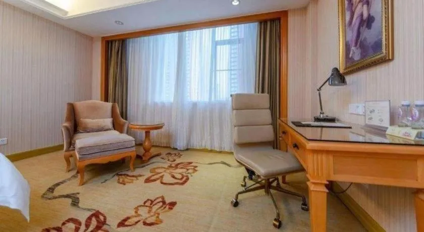 Vienna International Hotel Shenzhen North Station Branch