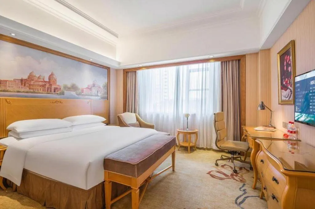 Bed in Vienna International Hotel Shenzhen North Station Branch