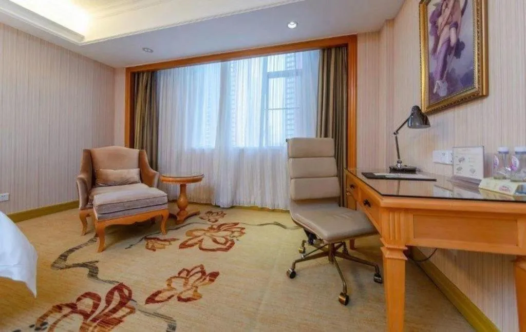 Vienna International Hotel Shenzhen North Station Branch