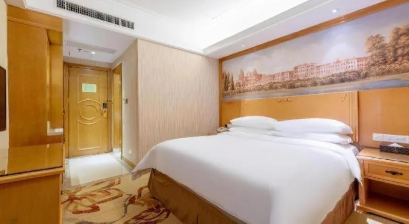 Bed in Vienna International Hotel Shenzhen North Station Branch