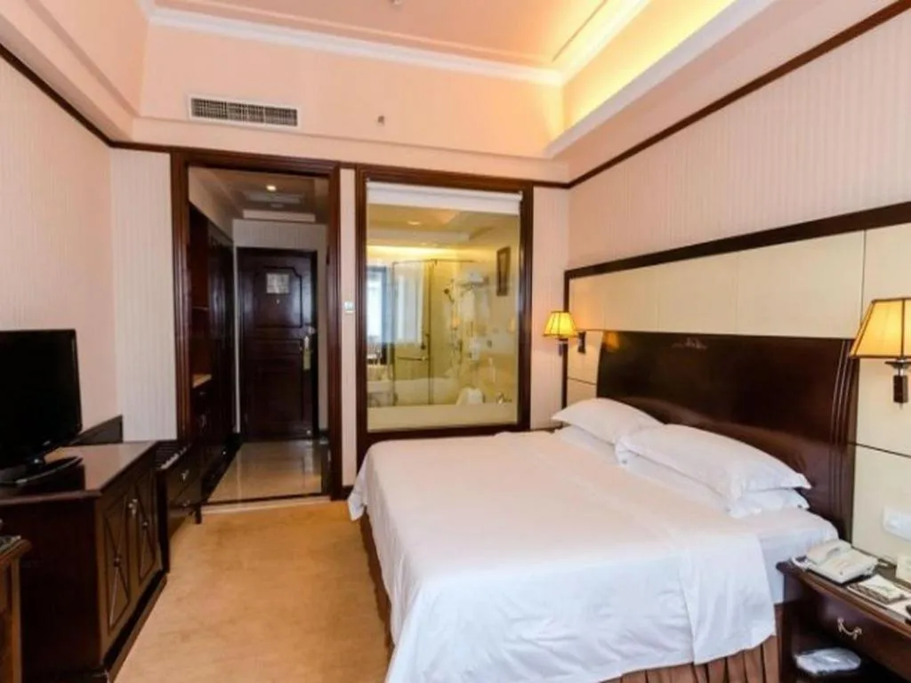 Bed in Vienna International Hotel Shenzhen North Station Branch