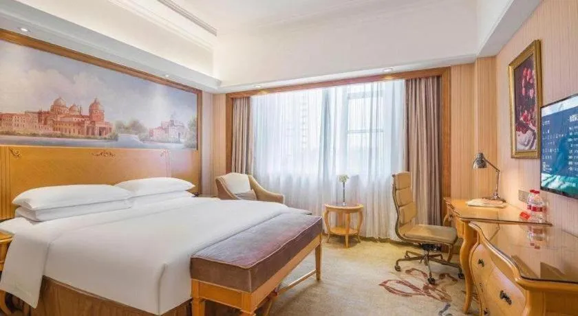 Bed in Vienna International Hotel Shenzhen North Station Branch