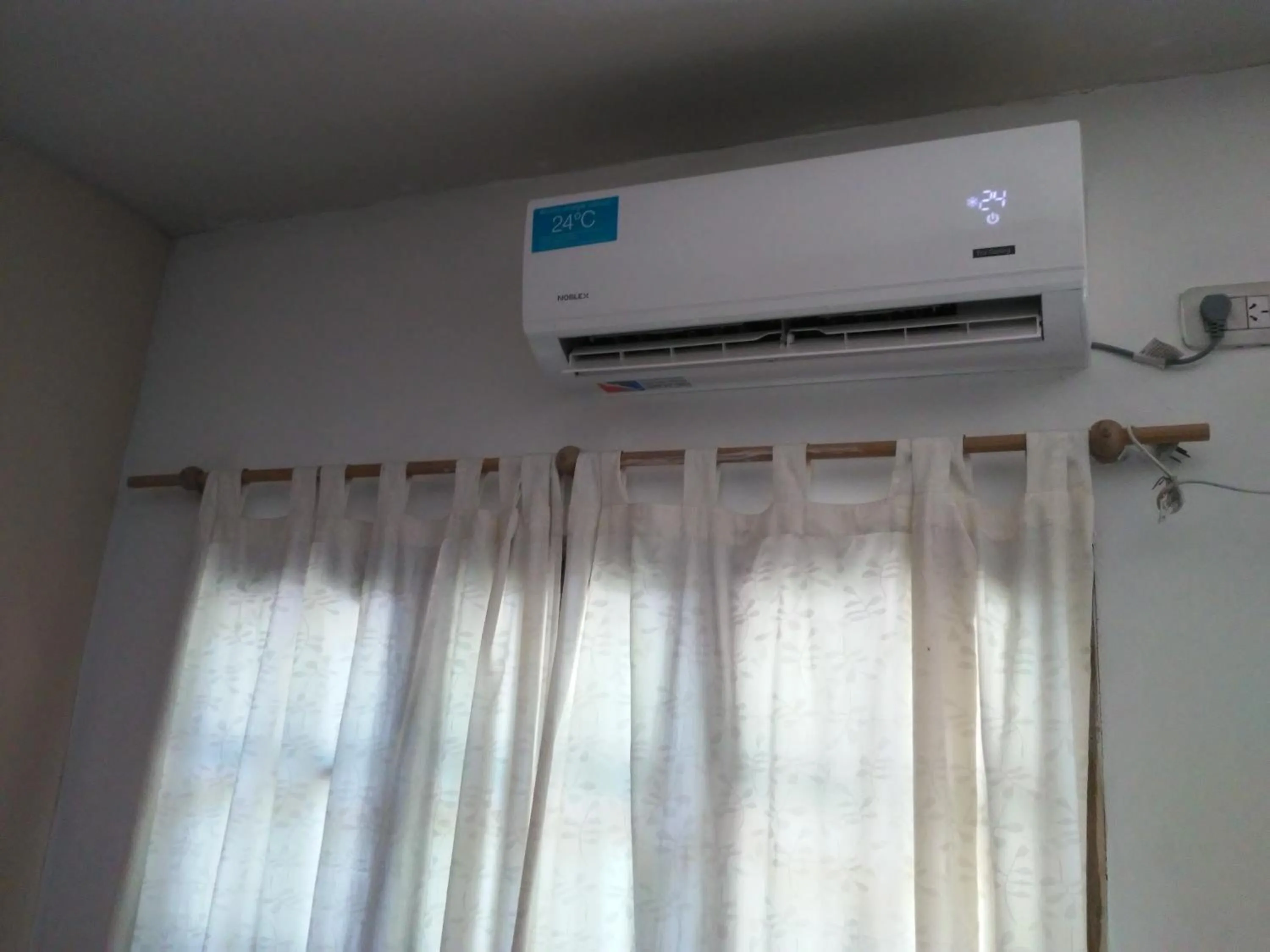 air conditioner in Posada Chalet de Bassi