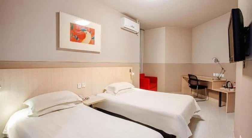 Bed in Jinjiang Inn Baotou Donghe East Railway Station