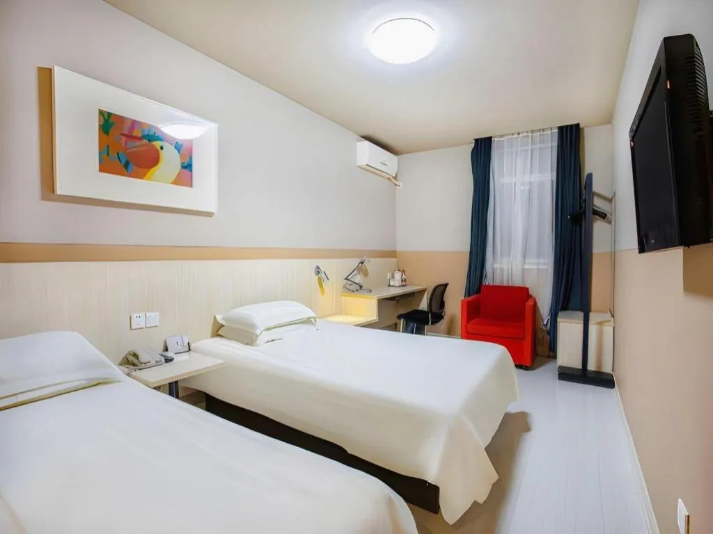 Bed in Jinjiang Inn Baotou Donghe East Railway Station