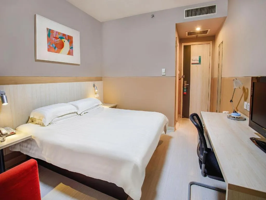 Bed in Jinjiang Inn Baotou Donghe East Railway Station