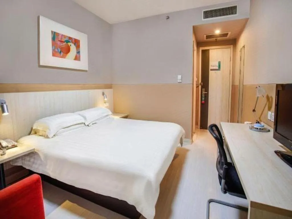 Bed in Jinjiang Inn Baotou Donghe East Railway Station