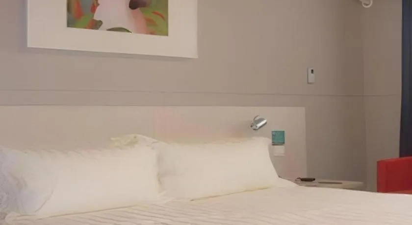 Bed in Jinjiang Inn Baotou Donghe East Railway Station