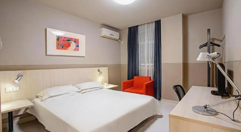 Bed in Jinjiang Inn Baotou Donghe East Railway Station