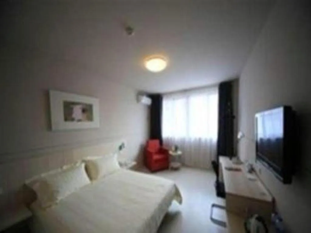 Bed in Jinjiang Inn Baotou Donghe East Railway Station