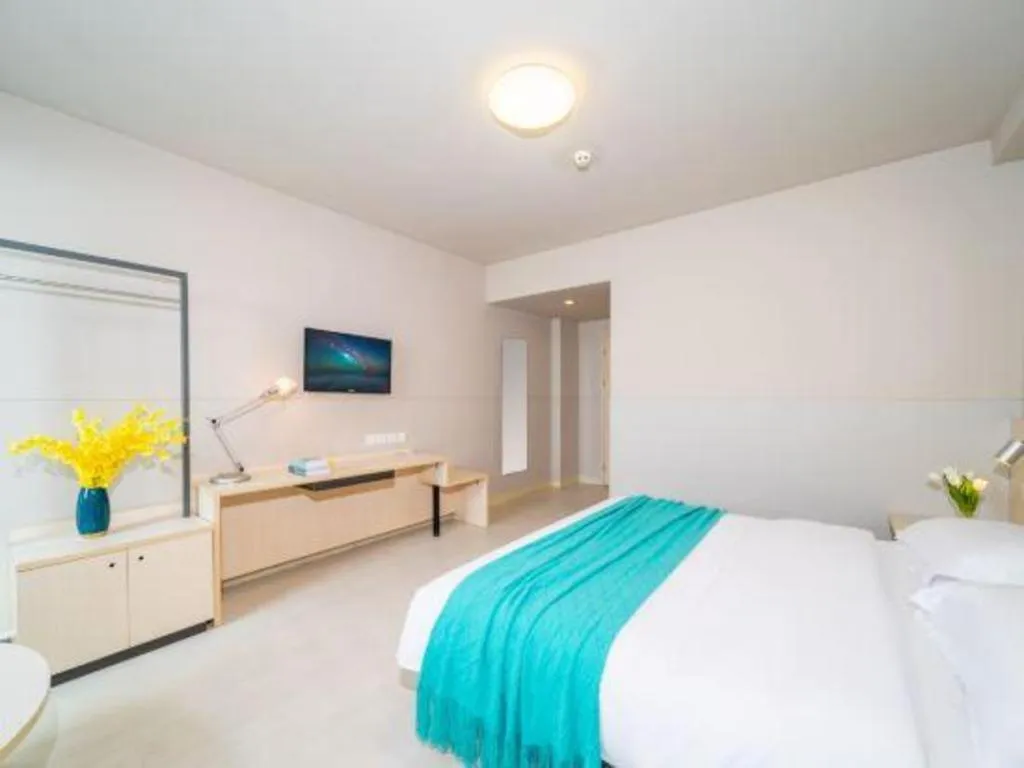 Bed in Jinjiang Inn Sanya Hexi Road Pedestrian Bridge