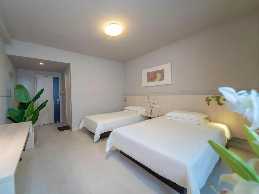 Bed in Jinjiang Inn Sanya Hexi Road Pedestrian Bridge