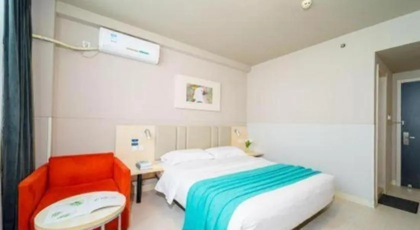 Bed in Jinjiang Inn Sanya Hexi Road Pedestrian Bridge