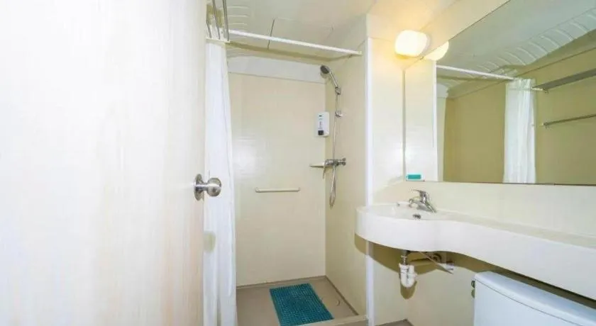 Jinjiang Inn Sanya Hexi Road Pedestrian Bridge