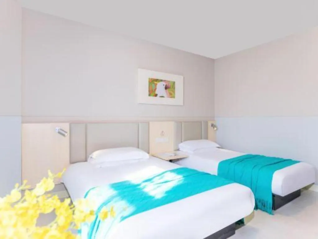Bed in Jinjiang Inn Sanya Hexi Road Pedestrian Bridge