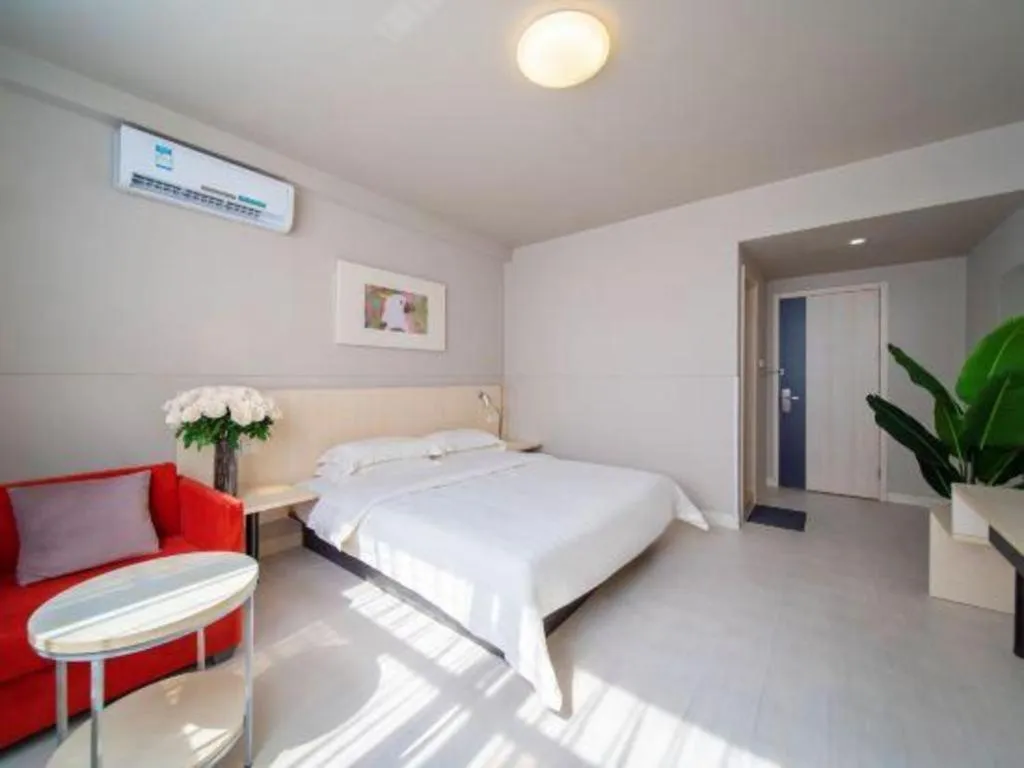 Bed in Jinjiang Inn Sanya Hexi Road Pedestrian Bridge