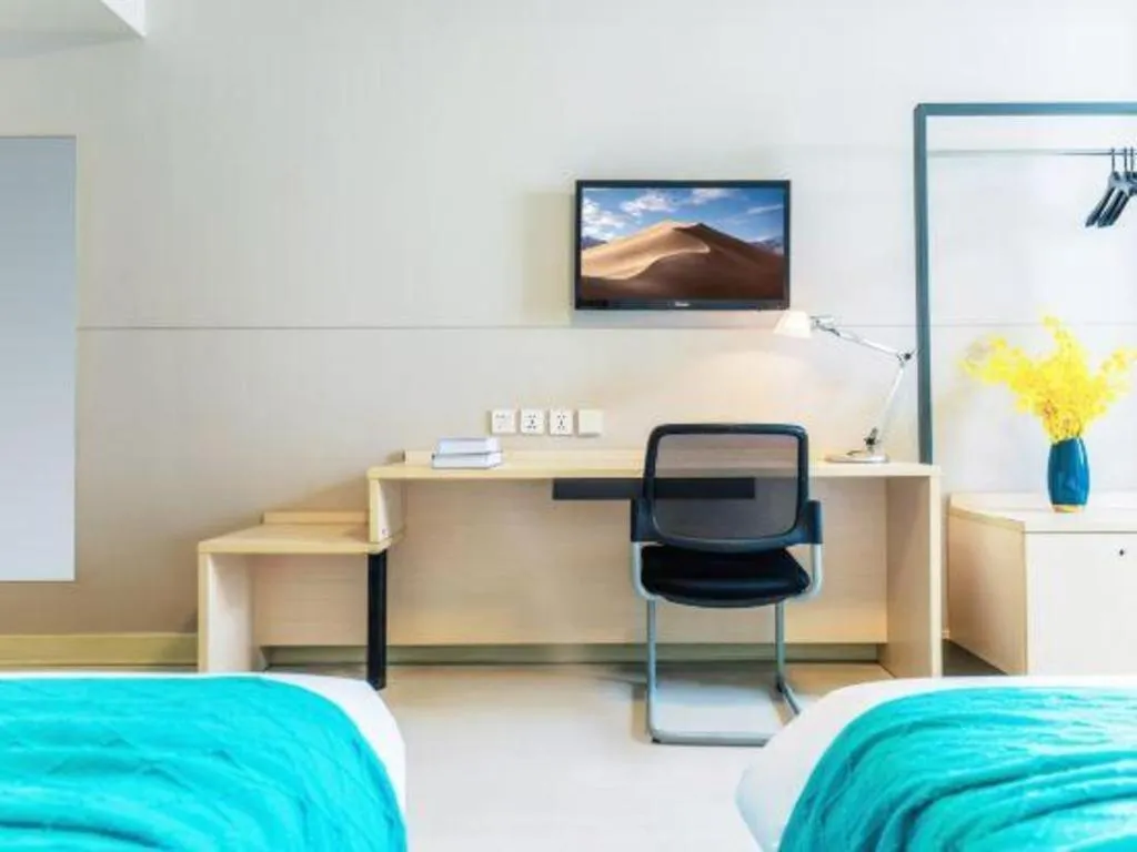 Jinjiang Inn Sanya Hexi Road Pedestrian Bridge